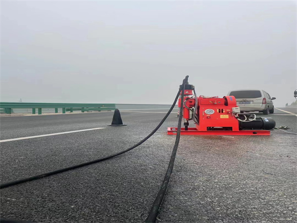 武侯马路路基路面开裂下沉注浆加固灌浆